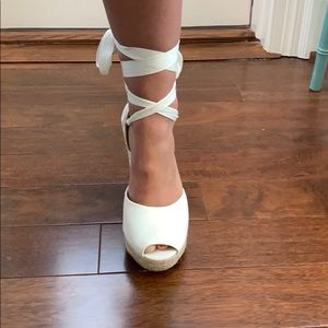 WHITE TIE UP WEDGES